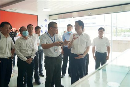 廣西壯族自治區人大常委會副主任、黨組副書記，自治區總工會主席張曉欽調研南部產業基地